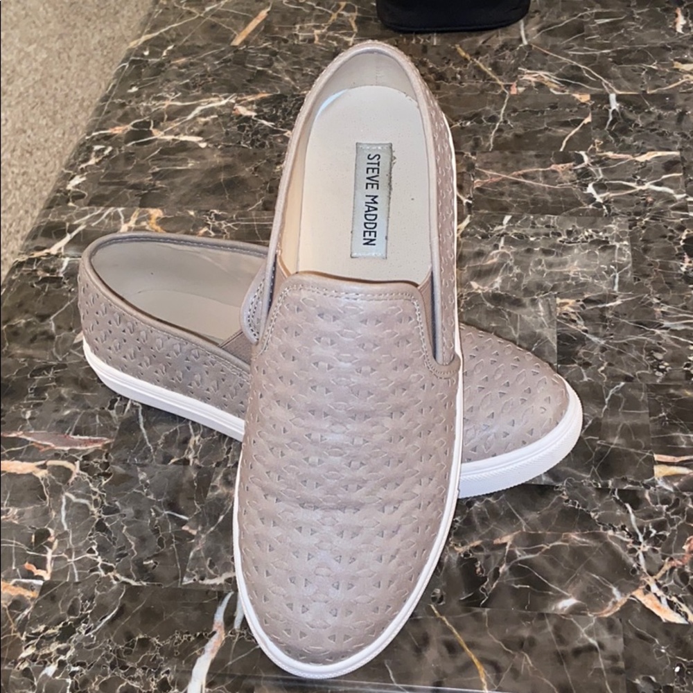 Steve Madden slip on shoes